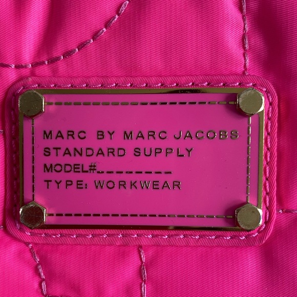 Marc Jacobs TABLET Case - hot pink. Soft interior, well protected. - Picture 3 of 8